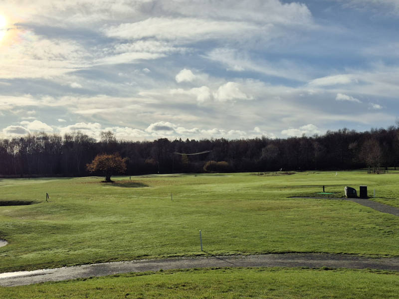 Korthålsbana och Driving Range